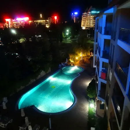 Golden Dreams , Mira Апартаменты *
